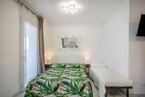 Planet Suite 103