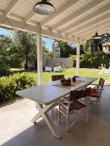 Casa luminosa con amplio jardín en Barrio Golf