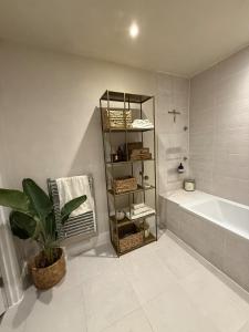 Golders Green Garden Retreat