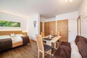 Schnitzer Ferienwohnung Holunder