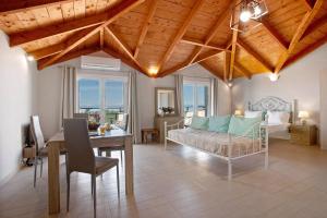Yiannis Suite with Sea View 10