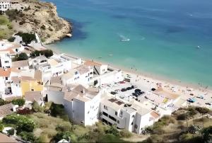 Studio Sardinha-1 min walk to beach