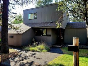 89 Meadow House