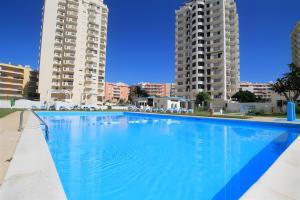 Camões 7F- Frente praia,com piscina