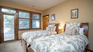 9 Caldera Cabin