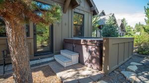 9 Caldera Cabin