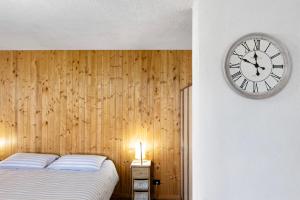 Monoroom With Garden And Lake View