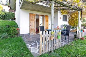 Monoroom With Garden And Lake View