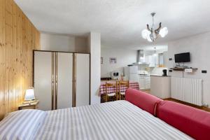 Monoroom With Garden And Lake View