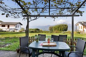 Monoroom With Garden And Lake View