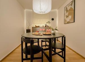 NEW Hongdae Yeonnam Cozy 2BR 5min Airport Bus