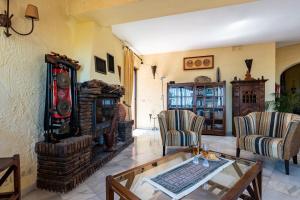 Cosy house jacuzzi wifi pool view