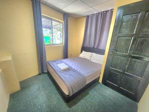 BUDGET FRIENDLY ROOM AT Kuching Waterfront Bridge