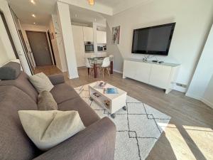 T2 Moderne Cannes