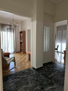 D Lara, Athens Ampolokipi Appt