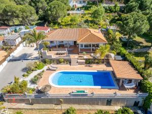 Luxury Stay with Guest House - Pool - Gym & Sauna
