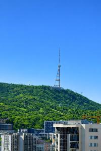 Park Ortachala Apartments with River and City View