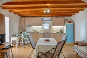 Traditional House in Velies