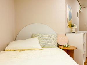 34Fully furnished studio in the heart of Hongdae, 15 minutes from Itaewon, solo travel