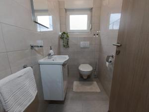 Peaceful Family Villa with Garden, Terrace & BBQ near Zadar & Nin