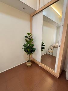 Cozy Corner 2-Bedroom Suite at Pioneer Woodlands