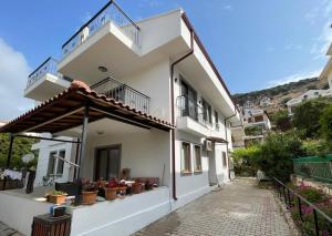 Olive Kaş Apart 2--