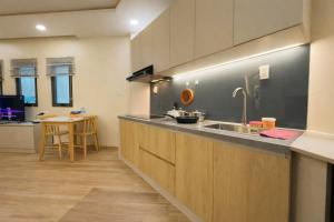 Riverside Room Central Quận 1, Netflix, đồ ăn nhẹ miễn phí