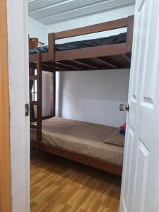 Budget Cozy Bunkbed Near Hiraya Tagaytay with Parking