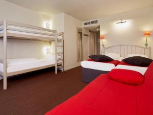 Hotels Campanile Val de France : Chambre Lits Jumeaux Standard avec 1 Canapé-Lit et 2 Lits Superposés