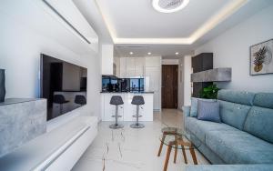 Sea View & Terrace Paradise Apartment