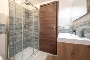 332 - Monolocale mansardato, Moneglia sul mare NUOVO RISTRUTTURATO