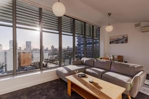 Penthouse Split Level 5 min walk to City Centre