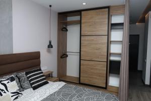 City view studio with terrace access