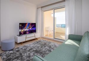 Fabulous first line beach apartment