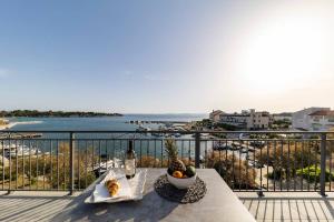 Sunset Penthouse with Jacuzzi & Seaview