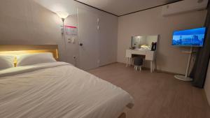 AIRPORT STAY SEOUL, 3m to 5-Line Metro Hub, GMP