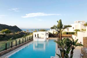 House Luxe - Macenas Resort Piscina
