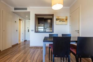 Luxury apartment 100 mtrs Beach