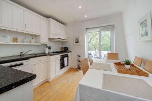 Modern 2 bed Roof Terrace Flat - Earls Court