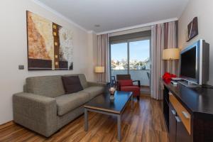 Luxury apartment 100 mtrs Beach