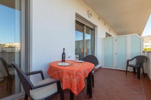 Luxury apartment 100 mtrs Beach