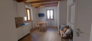 Angolhouse 1