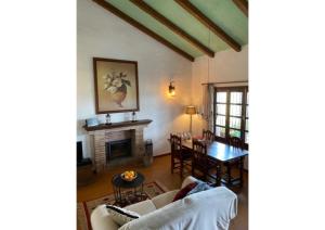 Sunny hillside casita in Guaro