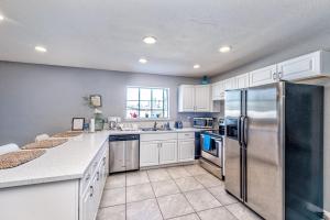 Amazing house 4 miles to the strip