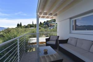 Apt in villa con sauna, piscina e campo da sport