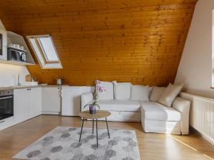 Holiday Home Emi by Interhome