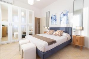 400 Meters from the Beach, Free Parking