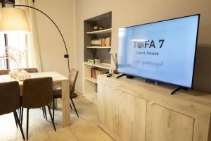 Tofa7 - Balcony on Toledo - Heart of Naples