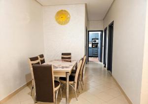 Spacious 2-Bedroom Apartment Living Room Marrakech