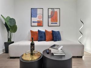 Eclectic Retreat in Heart of Downtown